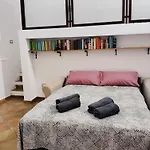 Maya's 3